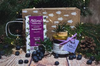 Další tip na dárek je Borůvková dárková taška💙 Najdete v ní tabulku mléčné čokolády s borůvkami, která vyhrála zlatou...